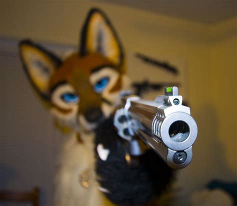 Furry with gun Meme 生成器
