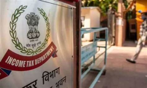 MI Builders Raid: लखनऊ के MI बिल्डर्स के ठिकानों पर इनकम टैक्स के ...