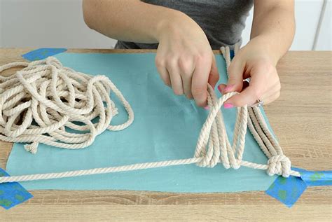 12-Inch Macrame Pillow Tutorial 的图像结果