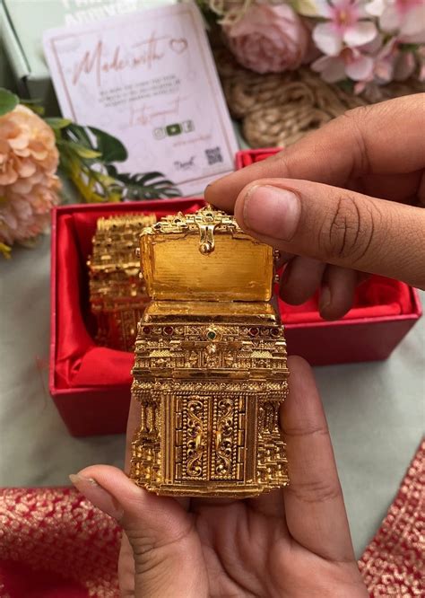 Temple Style Lord Ganesha Kum Kum Box with Openable Door – Daivik.in
