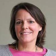 Cell Line-Dependent Internalization, Persistence, and Immunomodulatory ...