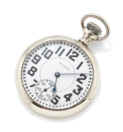 Lot - AN ANTIQUE WALTHAM VANGUARD OPEN FACE RAILWAY POCKET WATCH; white dial, black Roman ...