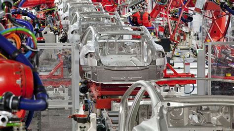 Tesla Manufacturing Line 的图像结果