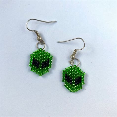 Alien Earrings 的图像结果