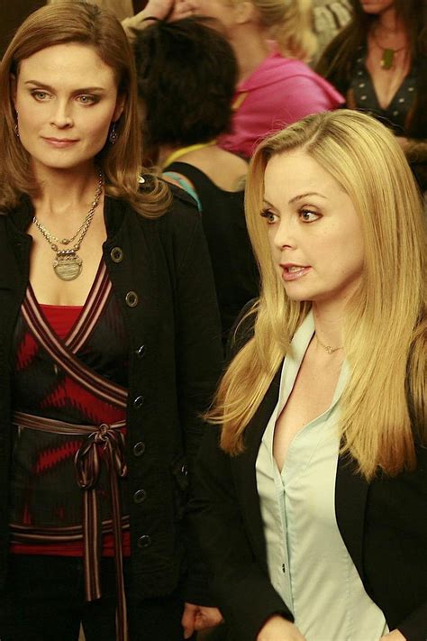 Watch Bones - S4:E15 The Princess and the Pear (2009) Online for Free ...