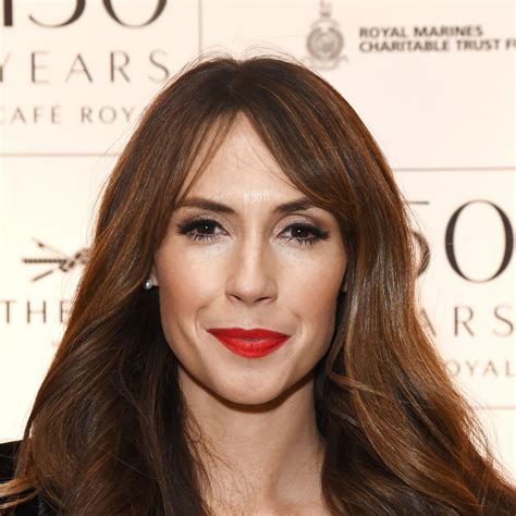 Alex Jones' thigh-skimming H&M mini skirt has One Show fans in love ...