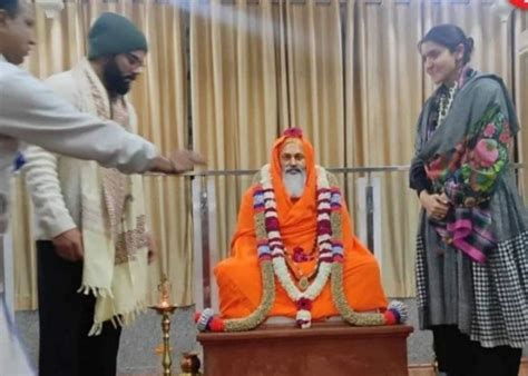 [In Pictures] Virat Kohli and Anushka Sharma make spiritual trip to ...