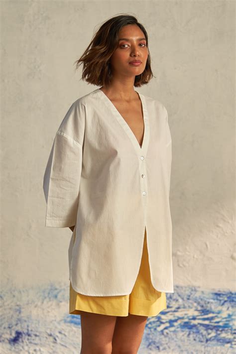 Explore in Style: Modern Tailored Shirt for Adventurous Souls!" – Canoopi