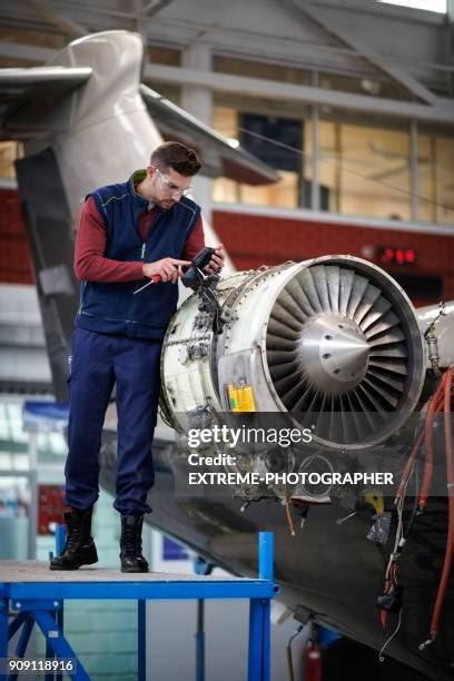 Jet Engine Mechanic 的图像结果