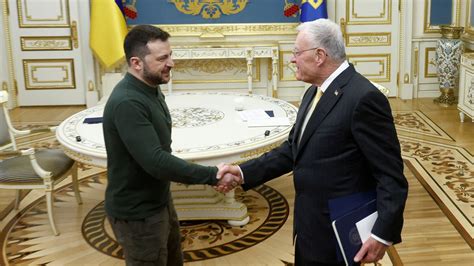 US offers Ukraine 15-year security guarantee as part of peace plan, Zelenskyy says