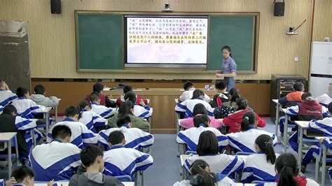 智能录播室课堂实录使用培训圆满结束 - 河南省商务学校