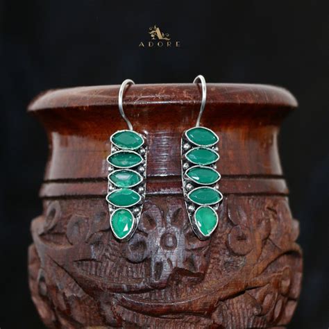 Zelo Tetra Ellipse Glossy Drop – Adore By Priyanka