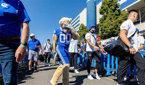 What BYU players said about Jay Hill's heart attack, recovery – Deseret ...