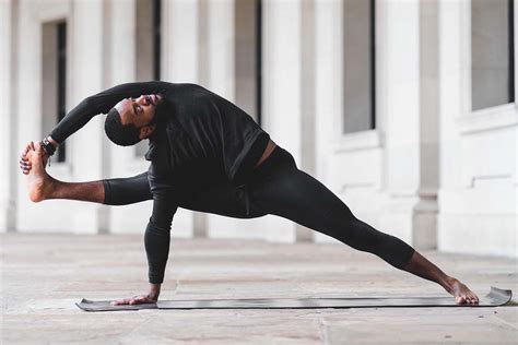 Alo Yoga: What You Need To Know About The Athleisure Brand