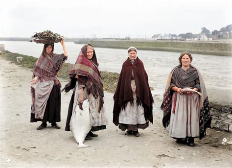 Traditional Irish Womens Clothing