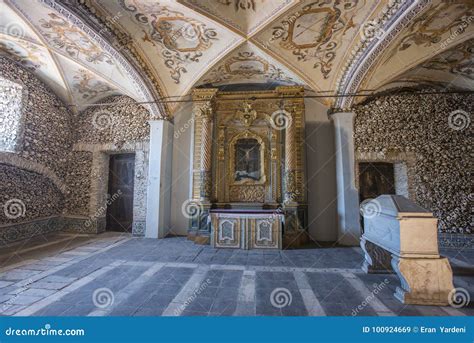 The Chapel of Bones Capela Dos Ossos, Evora, Portugal Editorial Stock ...