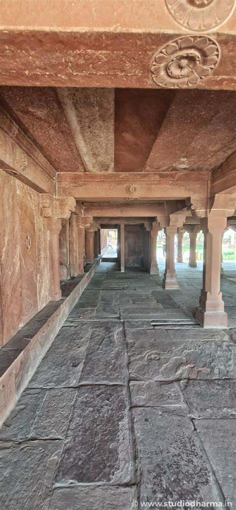 Discover the Majestic Panch Mahal in Fatehpur Sikri! ???? . - Studio Dharma