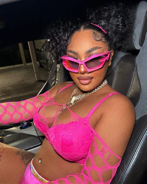 HEAVEN MARINA (@heaventhehoochie) • Instagram photos and videos