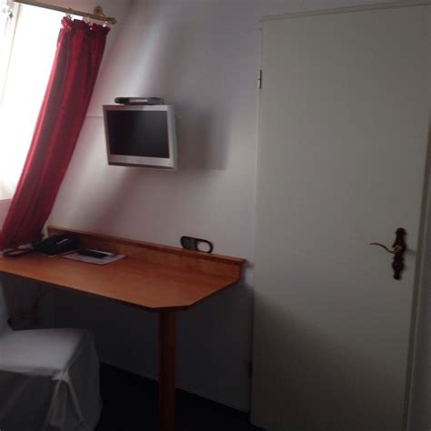 HOTEL-RESTAURANT SPRINGIERSBACHER HOF (Krov) - Hotel Reviews, Photos ...