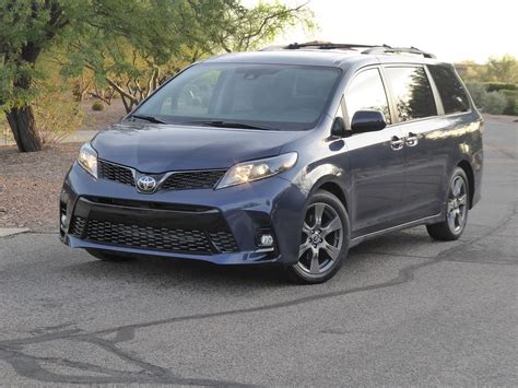 2020 Toyota Sienna Review