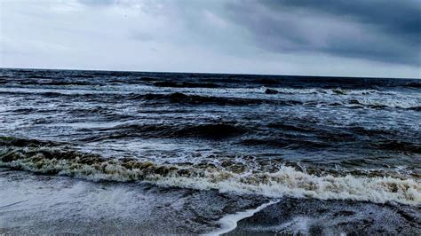 Download wallpaper 1366x768 sea, horizon, waves, sky tablet, laptop hd ...