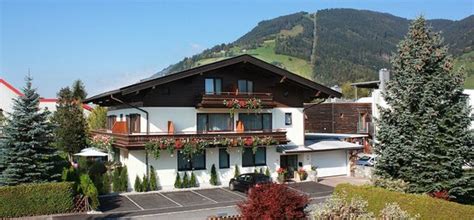 HOTEL GARNI LANDHAUS GITTI (Zell am See) - Hotel Reviews, Photos, Rate ...