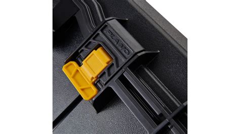 Plano AW Ultimate Quad Rifle Case PLA11844F