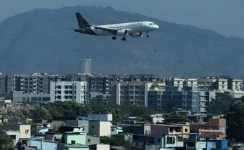 Bomb threat in Vistara: Mumbai-bound flight gets delayed | Today News