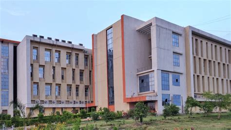 NLU Ranchi CLAT Round 2 Cutoff 2024 (Released): Opening and Closing ...