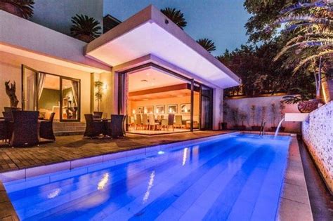 NO5 BOUTIQUE ART HOTEL BY MANTIS (Summerstrand) - Boutique Hotel ...