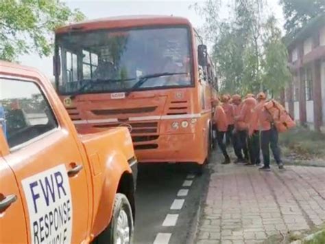 Two teams of 6 battalions of Vadodara NDRF will depart from Jarod Head ...