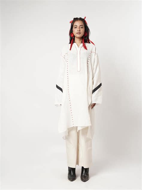 PANELLED PATCHED GUSSET KURTA SET – Auraya Fashion