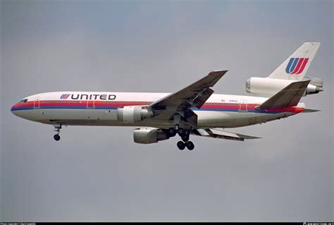 N1855U United Airlines McDonnell Douglas DC-10-30 Photo by Mark ...