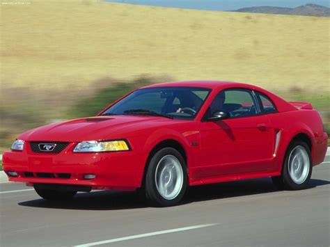 Ford Mustang GT (2000) - picture 9 of 17