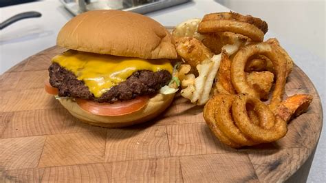 Tasting Greer's Burger Garage's National Cheeseburger Day creations ...