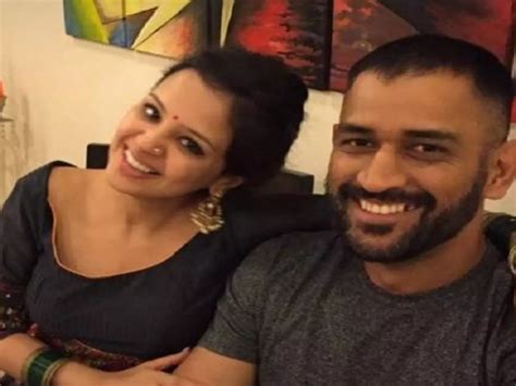 MS Dhoni Plays The Perfect Family Man As He Spends Time With Wife ...