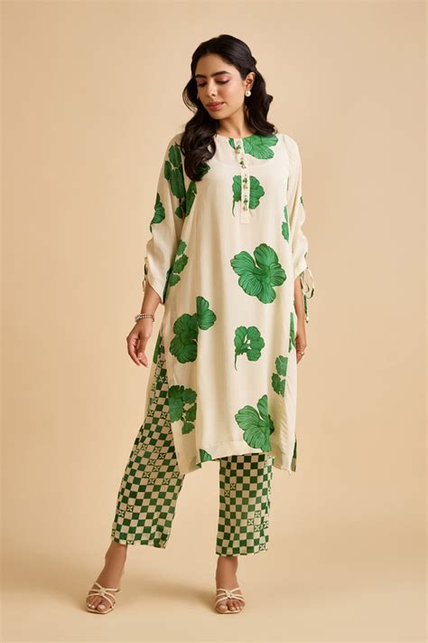 Aife Green Kurta Set – ShopNirvair
