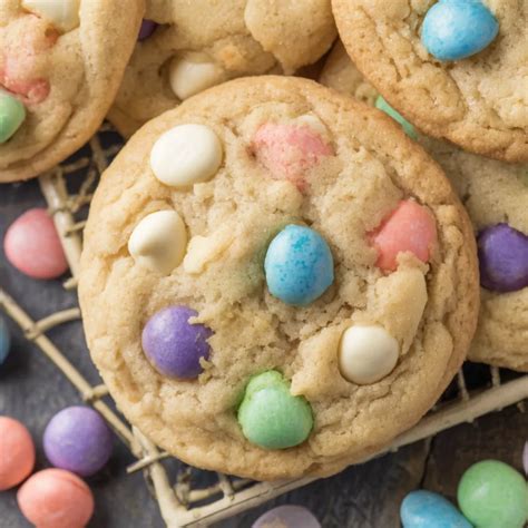 Easter M&M Cookies with White Chocolate and Colorful Candy Shells ...