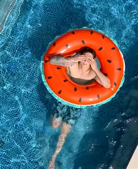 Pin di Jacqueline Taylor💜 su People I Love