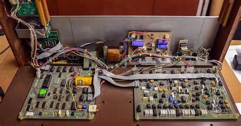 Moog Source Vs Minimoog 的图像结果