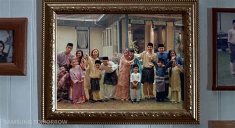 Pictures Bringing Families Closer: Samsung Family Portraits – Samsung ...