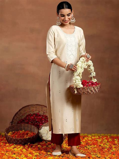 Buy Off White Embroidered Silk Straight Kurta Online at Rs.999 | Libas