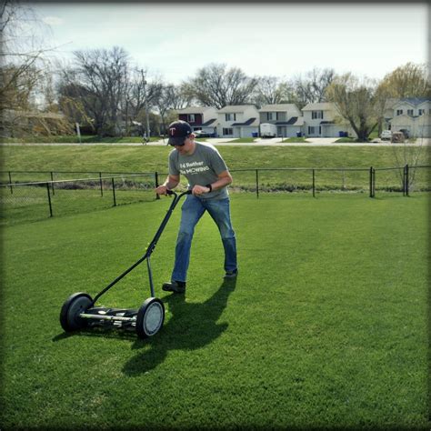 Earthwise 7 Blade Reel Mower – Ryan Knorr Lawn Care