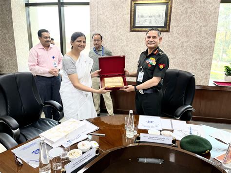 Lt. Gen. Upendra Dwivedi, VCOAS, Visits The Defence Account Department