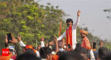 Rasta roko if law on kinship not passed in 2 days, says Maratha quota ...