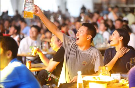 青岛啤酒，“饮”领城市的激情与狂欢-消费日报网