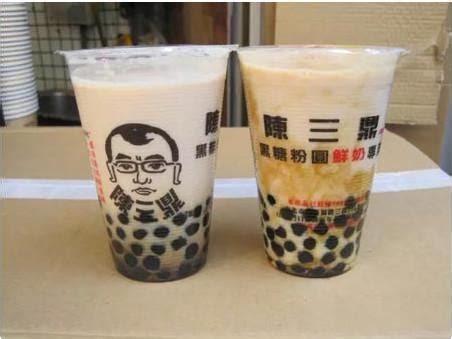 台湾“灯泡奶茶”走红：妹子比奶茶吸睛(组图)-国际在线