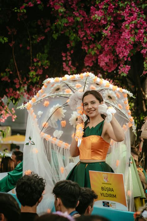 People Smiling High Resolution 的图像结果