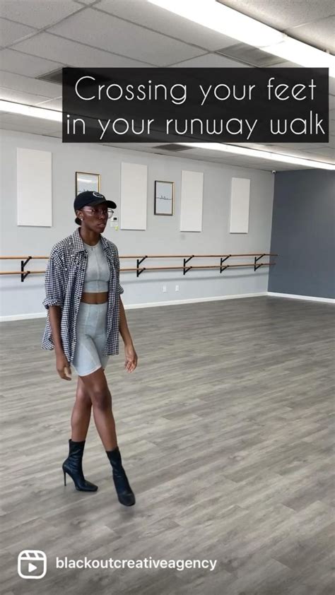 Fashion Modeling tips: The Basic Runway Walk | Modeling tips, Fashion show, Model portfolio