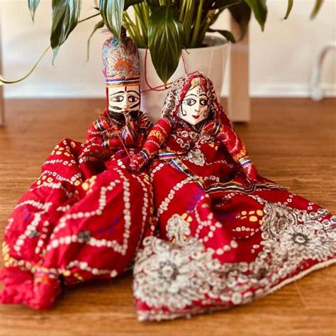 Vintage Red String Brocade Puppets | 2 Pieces | 19 inches – Dusaan